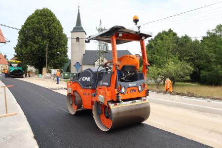 ASFALTIRANJE CESTE GORENJE OTAVE 05 FOTO LJUBO VUKELIČ